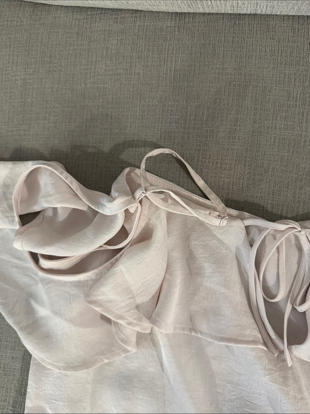 Express Ruffle Sleeve Blouse - Picture 4 of 6